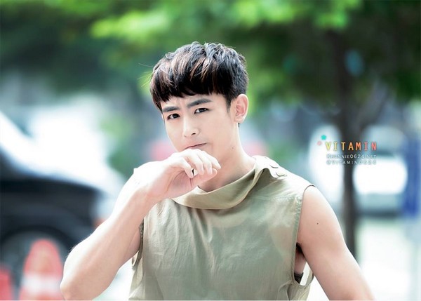Điểm danh thần tượng Kpop chơi piano "nhoay nho&aacute;y" (P.2) 6