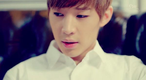 Điểm danh thần tượng Kpop chơi piano "nhoay nho&aacute;y" (P.2) 1