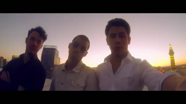 Backstreet Boys, Jonas Brothers, Lana Del Rey đồng loạt tung MV 5