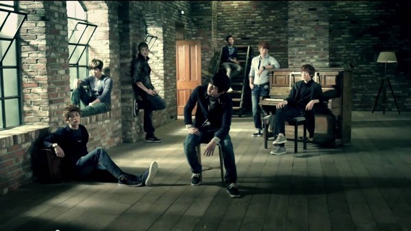 Fan bức x&uacute;c v&igrave; nghi hit của U-KISS bị đạo trắng trợn 1