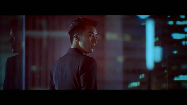 Seungri (Big Bang) "thả xích" cho MV ít cảnh nóng 1