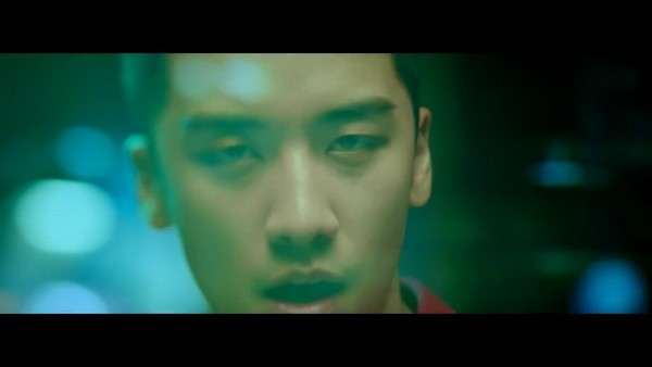 Seungri (Big Bang) "thả xích" cho MV ít cảnh nóng 4