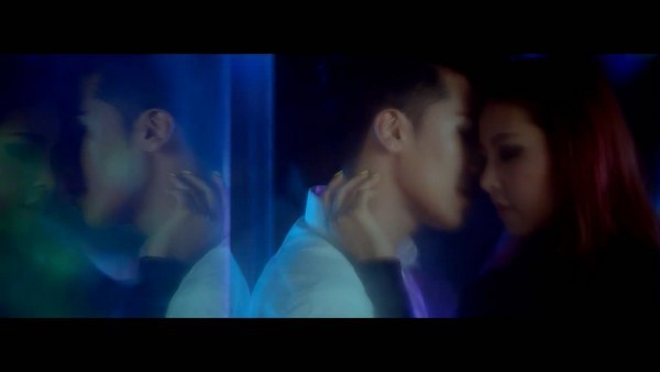 Seungri (Big Bang) "thả xích" cho MV ít cảnh nóng 9