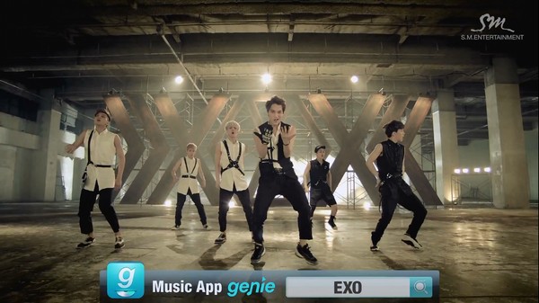 EXO giật cúp không biết mệt với "Growl" 1