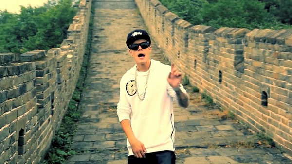 Justin Bieber khoe MV nhảy nhót trên Vạn Lý Trường Thành 4