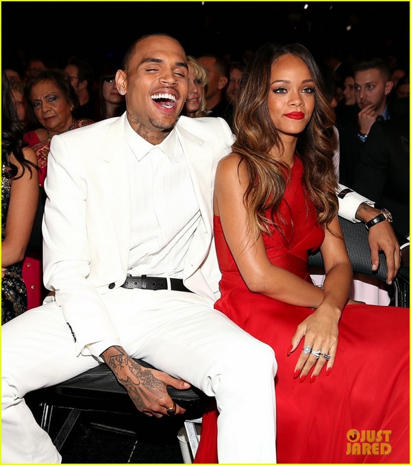 Chris Brown "chửi" Rihanna trong ca khúc mới 1
