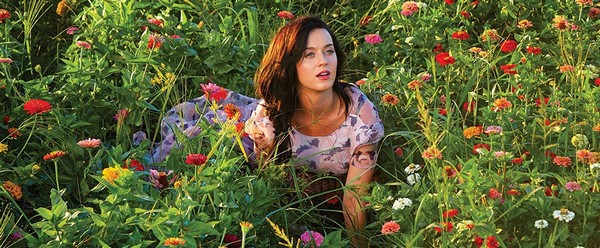 Lorde rủ Katy Perry và Miley Cyrus th&ocirc;́ng trị Billboard 2