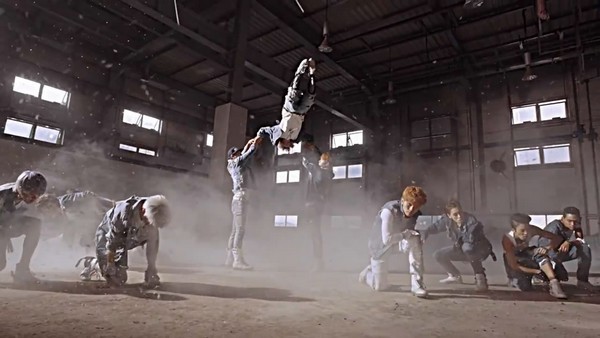 "Hip Hop Super Junior" khiến fan đổ rạp với MV đầu tay 6