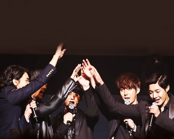 SS501 tái hợp l&acirc;̀n đ&acirc;̀u sau 3 năm dài "đánh lẻ" 1
