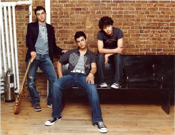 Jonas Brothers: Từ những chàng hot boy đến ban nhạc bị lãng quên 2