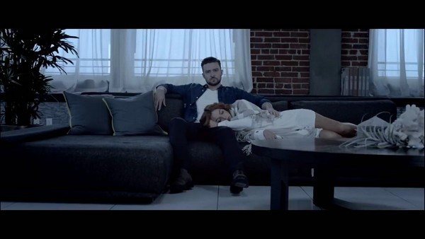 Vừa thân mật xong, Justin Timberlake bị bạn gái cho "ăn chảo" 1