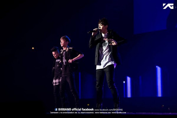 Boygroup mới nhà YG "diện kiến" fan Nhật qua concert của Big Bang 6