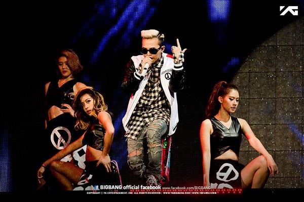 Boygroup mới nhà YG "diện kiến" fan Nhật qua concert của Big Bang 13