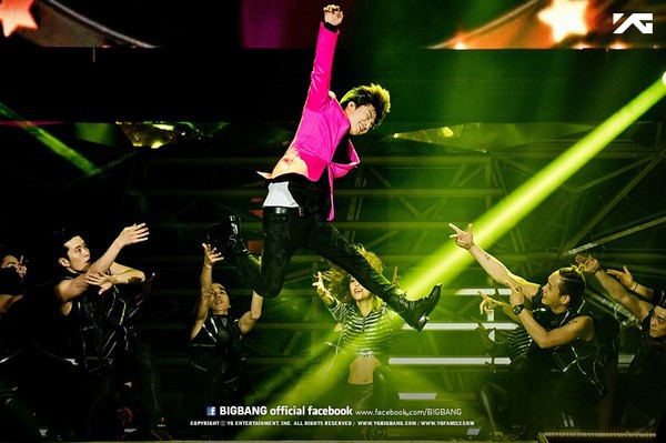 Boygroup mới nhà YG "diện kiến" fan Nhật qua concert của Big Bang 14