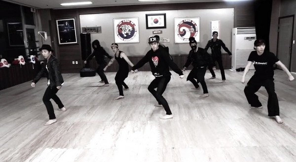 YG khoe video "Ringa Linga" phong cách Taekwondo siêu ngầu 2