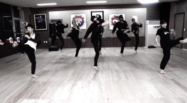 YG khoe video "Ringa Linga" phong cách Taekwondo siêu ngầu 3