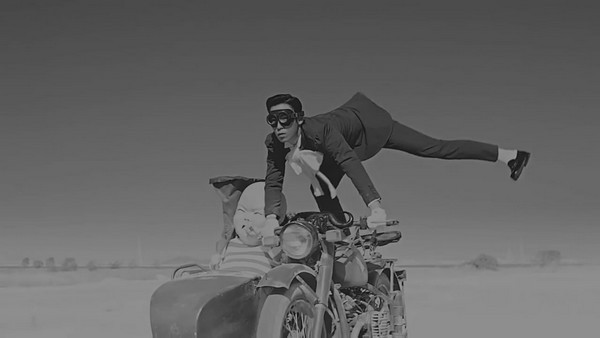 C&aacute;c "ch&agrave;ng ngố" v&agrave; "n&agrave;ng ngố" trong Kpop 11
