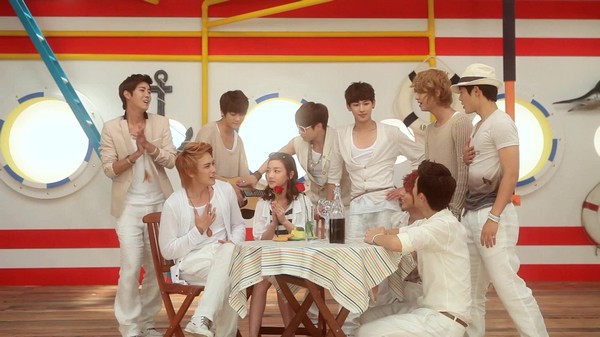 C&aacute;c "ch&agrave;ng ngố" v&agrave; "n&agrave;ng ngố" trong Kpop 8