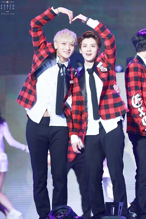 "Hoàng tử bé" Luhan và những khoảnh khắc còn mãi bên EXO 33