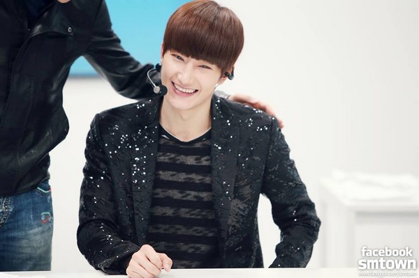 Th&agrave;nh vi&ecirc;n Trung Quốc - Bom hẹn giờ trong c&aacute;c idolgroup Kpop? 8