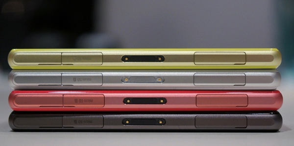 Sony Xperia Z1 Compact "lấp lánh" tại CES 2014 12