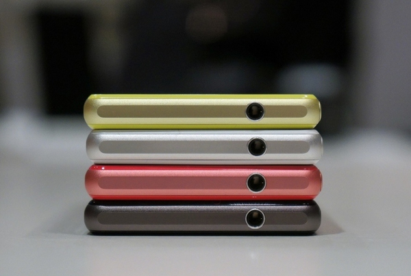 Sony Xperia Z1 Compact "lấp lánh" tại CES 2014 11