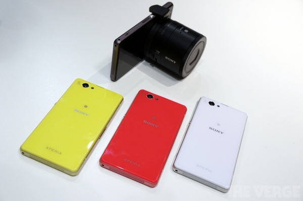 Sony Xperia Z1 Compact "lấp lánh" tại CES 2014 10