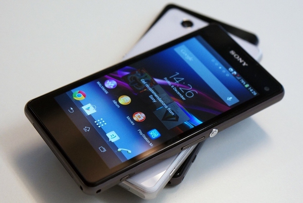 Sony Xperia Z1 Compact "lấp lánh" tại CES 2014 5