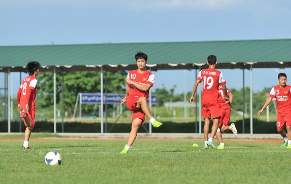 Nhật ký U19 Việt Nam: Làm quen với nắng gắt Myanmar 4