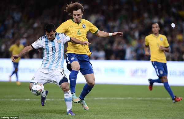 Messi "chân gỗ", Argentina nhận thất bại trước Brazil 1