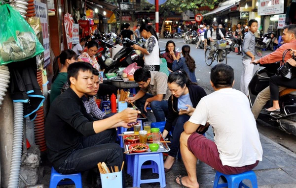 Những điều th&uacute; vị về con phố ngắn nhất H&agrave; Nội 10