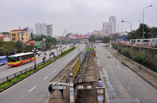 Hà Nội: Ngày chia tay buồn tại điểm trung chuyển xe buýt Cầu Giấy  11