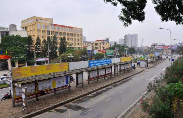 Hà Nội: Ngày chia tay buồn tại điểm trung chuyển xe buýt Cầu Giấy  8