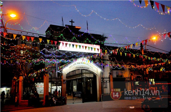 Cận cảnh nhà thờ ở Hà Nội lung linh trong mùa Giáng sinh 11