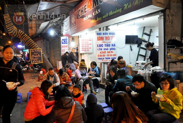 Hàng quán vỉa hè Hà Nội "chật như nêm" trong ngày lạnh nhất từ đầu đông 15