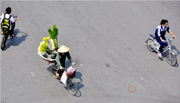 Ch&ugrave;m ảnh: Những chiếc xe đạp cũ "g&aacute;nh gồng" mưu sinh giữa phố phường H&agrave; Nội 2