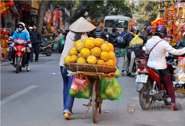 Chùm ảnh: Những chiếc xe đạp cũ "gánh gồng" mưu sinh giữa phố phường Hà Nội 5