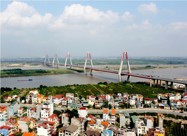 Cận cảnh cầu Nhật Tân - cây cầu dây văng dài nhất Việt Nam trước ngày thông xe 1
