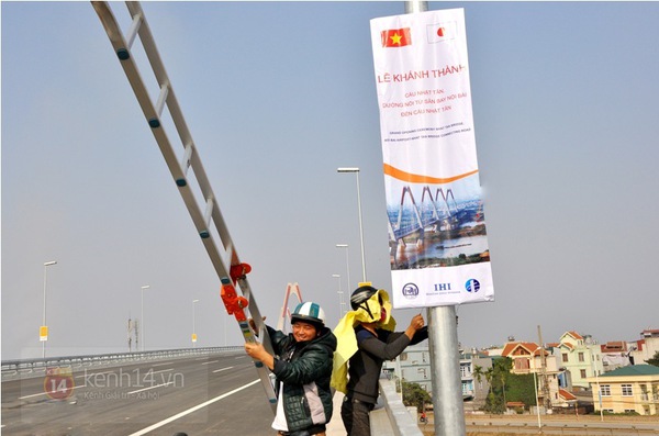Cận cảnh cầu Nhật Tân - cây cầu dây văng dài nhất Việt Nam trước ngày thông xe 16