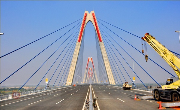 Cận cảnh cầu Nhật Tân - cây cầu dây văng dài nhất Việt Nam trước ngày thông xe 2