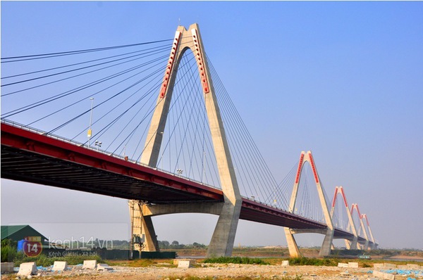 Cận cảnh cầu Nhật Tân - cây cầu dây văng dài nhất Việt Nam trước ngày thông xe 5