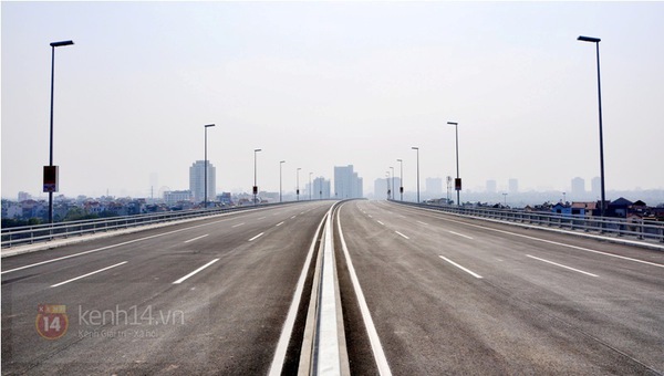 Cận cảnh cầu Nhật Tân - cây cầu dây văng dài nhất Việt Nam trước ngày thông xe 9
