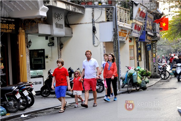 Thú vị cảnh "Tây ba lô" thích thú tận hưởng ngày đầu năm mới tại Hà Nội 7