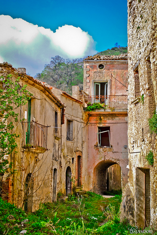 Những "thị trấn ma" tuyệt đẹp ở Ý 4
