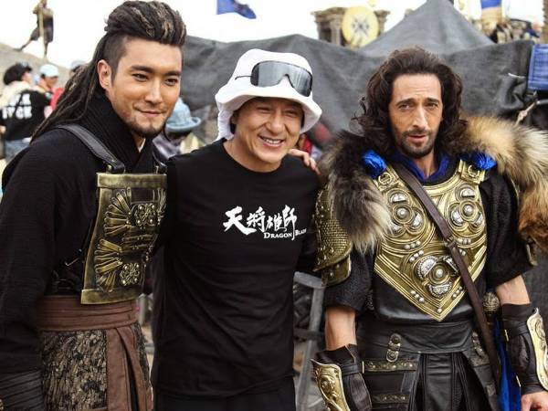 Choi SiWon biến thành dũng tướng sa mạc trong “Dragon Blade” 12