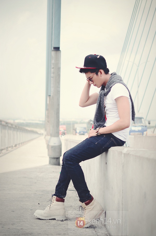 Từ bụi bặm nam t&iacute;nh cho tới khỏe khoắn c&ugrave;ng chiếc T-shirt trắng 3