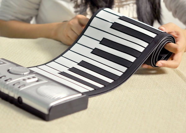 Đàn Piano điện tử có thể cuộn lại được như giấy 1