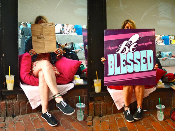 Nghệ sĩ "cải thiện" bảng xin tiền cho người vô gia cư 1