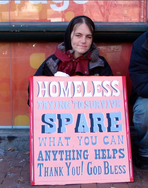 Nghệ sĩ "cải thiện" bảng xin tiền cho người vô gia cư 8