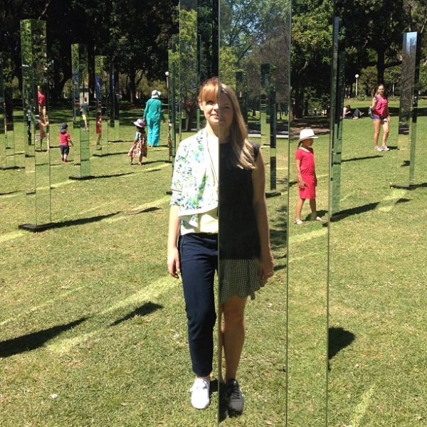 Lạc vào mê cung gương ngoạn mục trong một công viên ở Sydney 10